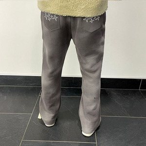 Pantalones de chándal de hombre rojos con efecto tie-dye, cintura elástica, estilo casual, de poliéster tejido, estilo primavera, con efecto deslavado por el sol, 100% algodón, forro polar, corte acampanado. - Product Image 5
