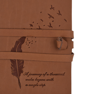 Journal en cuir gravé fait main avec fermeture à cordon |   Carnet vintage A5 avec motif plume |   Journal rustique pour écrire, cadeau - Product Image 2