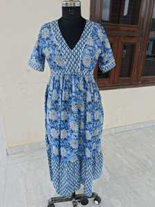 Robe bohème élégante pour femmes, robe maxi en coton imprimé, confortable et respirante, col en V, manches mi-longues, coupe évasée - Product Image 6