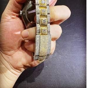 Montre de luxe entièrement sertie de diamants VVS de qualité supérieure, fabriquée en laboratoire, nouvelle collection - Product Image 2