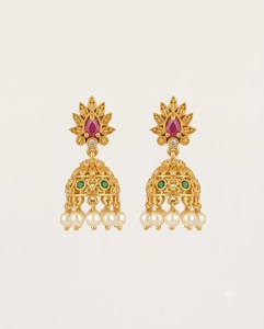 Collection de Boucles d'Oreilles Jhumka Traditionnelles Indiennes en Gros, Élégantes, Ethniques, Plaqué Or, Perles Goutte d'Eau, Design de Créateur - Product Image 1