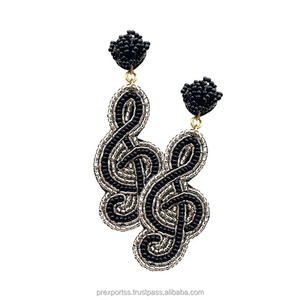 Boucles d'oreilles brodées unisexe style bohème faites à la main oiseau perlé fleur motif déclaration taille personnalisée vente en gros - Product Image 4