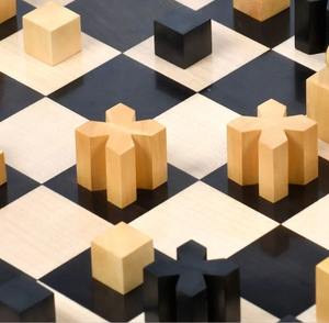 Jeu d'échecs vintage reproduit Bauhaus 1924, géométrique abstrait, en bois d'ébène et de buis naturel, pièces de 1,9 pouce, au meilleur prix - Product Image 2