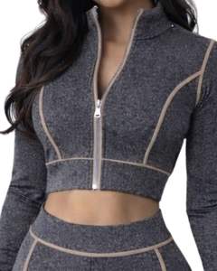 ชุดโยคะสองชิ้นสีเทาชาร์โคลสำหรับผู้หญิง เสื้อครอปซิปและกางเกงขาบานเอวสูง แต่งขอบตัดสี ชุดออกกำลังกาย ชุดฟิตเนส รับผลิตตามแบบ OEM - Product Image 6