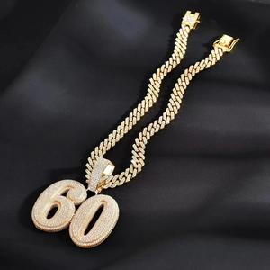 Pendentif Hip Hop en Moissanite N°60, Best-seller, Bijou Tendance en Cristal pour Hommes et Femmes, Disponible à la Vente - Product Image 6
