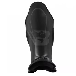 Protège-tibias de kickboxing MMA fabriqués au Pakistan, protection professionnelle, cadre métallique, design léger, pliables, en cuir PU, Muay Thai - Product Image 2