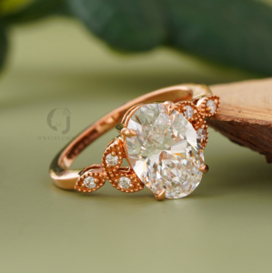 Anillo de compromiso de oro rosa con diamante de laboratorio de corte ovalado de 3.09 ct, estilo vintage, banda de hoja Milgrain, calidad DEF VVS VS, para novia - Product Image 4
