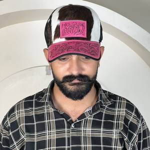 Casquette de camionneur pour femme rose en cuir repoussé à la main avec calotte en cuir de vachette, maille noire respirante, motif floral, réglable, pour l'extérieur, idéale pour l'été - Product Image 5