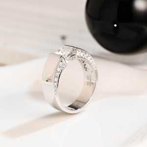 Bague signet en moissanite de style moderne, coupe ronde de 6.5MM, en argent 925 pour femmes, cadeau de demande en mariage pour les amoureux - Product Image 2