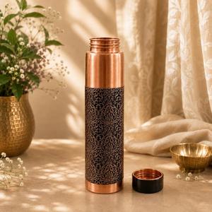 Botella de Agua de Cobre de Lujo con Diseño Antiguo en Relieve, de Calidad Superior, con Tapa, Ideal para Hidratación Deportiva y Uso Diario - Product Image 4