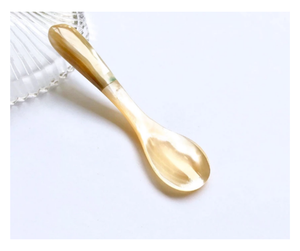 Cuillère en coquillage de qualité supérieure avec manche en porcelaine, origine Vietnam - Cuillère décorative pour présentation haut de gamme dans les restaurants et hôtels - Product Image 3