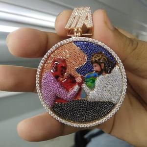 Pendentifs Lettres Personnalisés en Diamant de Laboratoire VVS, Style Classique Glacé, Taille Brillant, Plaqué Argent 925, Certifié GIA - Product Image 1