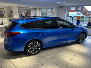 OFFRE AVANTAGIEUSE 2025 FOCUS 1.0T ST-LINE X BREAK POWERSHIFT - Product Image 4