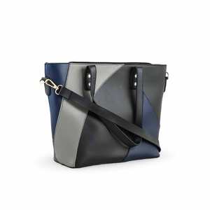 P55708กระเป๋าสะพายผู้หญิงลำลองสีดำ - Product Image 2