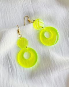ต่างหูแบบหนีบเรซิ่นทรงกลมรูปไข่ลายหินอ่อนมุกคลาสสิก - Product Image 6