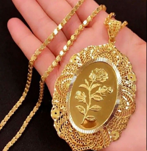 จี้รูปหัวใจสีทองหนา ประดับด้วยสีดำและลายเถาวัลย์ดอกไม้สีเงิน สินค้าสไตล์โรแมนติกแบบต่างๆ พร้อมจำหน่ายในราคาขายส่ง - Product Image 6