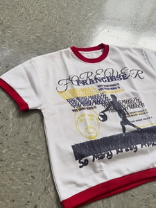 Camiseta Ringer Vintage con Estampado Personalizado, Cuello Redondo con Rib de Contraste Rojo, Manga Corta, Algodón, Diseño Gráfico, Entrega Rápida, Talla L - Product Image 2
