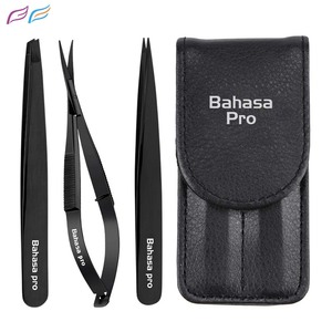 Pince à épiler noire inclinée pour sourcils, en acier inoxydable, pointue, avec logo personnalisé, lot de 3 outils avec ciseaux à ressort par Bahasa Pro - Product Image 1