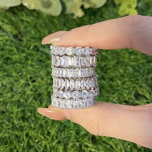 Anillo de Eternidad Grueso con Diamantes y Piedras Brillantes en Corte Baguette y Marquise, Joyería Hip Hop de Lujo, Chapado en Plata, Unisex - Product Image 1
