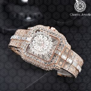 Charm Jewells Reloj de oro de lujo para mujer, caja rectangular, bisel de diamantes, cuarzo analógico, correa de acero inoxidable, cierre de mariposa - Product Image 3