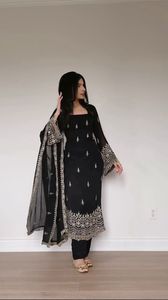 Ensemble Salwar en tissu Georgette tendance, de créateur, style indien pakistanais, dernière collection exclusive pour femme, idéal pour les fêtes, mariages et tenues décontractées. - Product Image 5