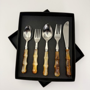 Increíble juego de cuchara, tenedor y cuchillo de lujo moderno con mango de resina portátil, pulido a espejo, de diseño occidental y de alta calidad. - Product Image 2