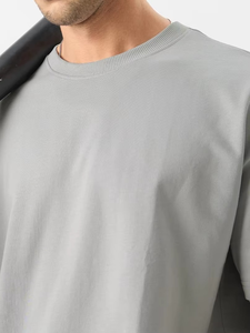 Camiseta 100% algodón para hombre, corte holgado, estampada, personalizada, estilo urbano, camiseta oversize con hombros caídos, logotipo personalizado - Product Image 3