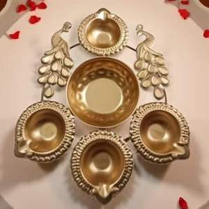 Cuenco Urli de Loto Dorado para Velas Flotantes, Cuenco Decorativo Hecho a Mano para Decoración del Hogar, Diwali y Decoración de Bodas - Product Image 5