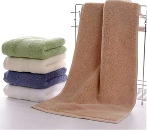 Serviette de bain en coton uni, rectangulaire, teinte unie, pour usage domestique - Product Image 3
