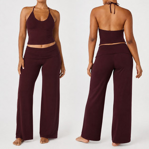 Conjunto Deportivo de 2 Piezas para Mujer, Top Deportivo con Cuello Redondo de Secado Rápido y Pantalones Cortos para Correr al Aire Libre - Product Image 3