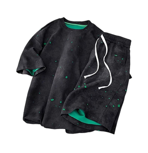 Ensemble deux pièces d'été pour homme : T-shirt à manches courtes déchiré et short, style tendance, teint sur mesure - Product Image 3