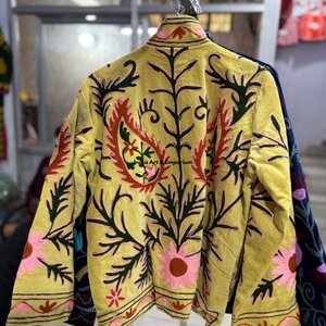 เสื้อแจ็คเก็ตผ้าฝ้ายซูซานีงานฝีมืออินเดีย เสื้อแจ็คเก็ตสั้นปักมือ เสื้อโค้ทแบบยูนิเซ็กซ์ เสื้อแจ็คเก็ตสั้นซูซานีงานฝีมือ - Product Image 2