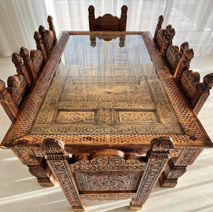 Juego de mesa de comedor vintage europeo blanco con acabado envejecido y sillas tapizadas con respaldo ovalado, disponible a precios de mayorista. - Product Image 6