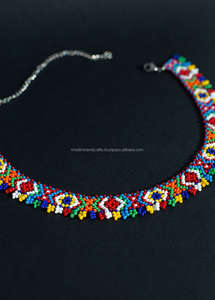 Collier de broderie de perles de verre de qualité supérieure accessoire artisanal pour les événements formels, les cadeaux et le style de la mode - Product Image 2
