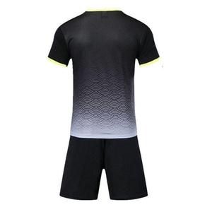 เสื้อฟุตบอลผู้ชายแบบปรับแต่งได้ ผ้าโพลีเอสเตอร์ 100% พิมพ์ลายแบบซับลิเมชั่น แขนสั้น สายรัดแบบ T-Strap ปิดด้วยเชือกผูก เหมาะสำหรับทุกฤดูกาล - Product Image 2