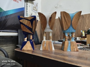 Elegante Quemador de Incienso de Resina y Madera, Decorativo, Hecho a Mano, para Aromaterapia con Fragancia de Oud y Decoración de Interiores - Product Image 2