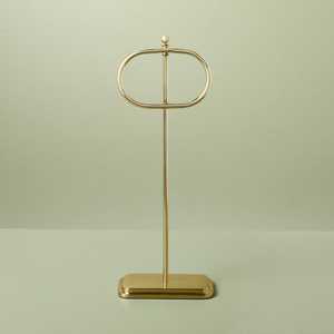 Perchero minimalista de metal con base cilíndrica dorada, fácil de transportar, expositor de encimera, toallero de latón para decoración de baño. - Product Image 3