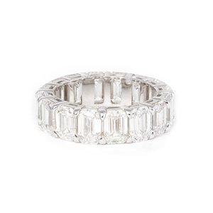 Anillo de Eternidad de Oro Blanco Sólido de 14K con Diamante Cultivado en Laboratorio con Corte Esmeralda de 6x4mm, Certificado por IGI, con Engaste de Garras Completo de Lujo - Product Image 2
