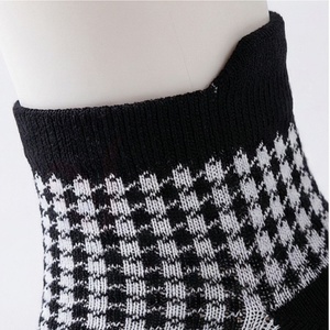 Chaussettes courtes pour hommes, motif pied-de-poule, tricotées en coton et élasthanne, respirantes, pour usage quotidien, style printemps, coupe classique - Product Image 4