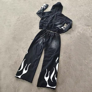 ชุดเซ็ตแทรคสูทผู้ชายคุณภาพสูง ลายปักพิมพ์ลาย แอซิดวอช ทรงครอป พร้อมเสื้อฮู้ดซิปและกางเกงขายาวทรงบ็อกซี่ - Product Image 2