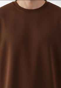 Conjunto Oversize Monocromático Elite Cocoa – Jersey Elástico Premium de Alto Gramaje, Camiseta Minimalista con Hombros Caídos y Pantalones de Pierna Ancha - Product Image 1