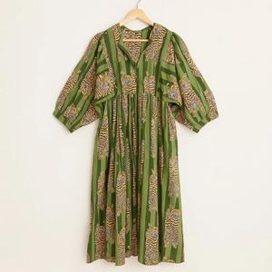 Robe longue vintage verte à imprimé animalier, col en V, manches 3/4, style bohème, coupe ample, décontractée, tissée, pour l'été - Product Image 2