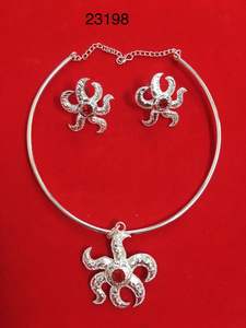 MOLL JEWELLERS Ensemble Collier et Boucles d'Oreilles Floraux Tendance en Alliage de Zinc Plaqué Or 24K avec Zircon, Cadeau de Mariage pour Femme - Troisième Partie 0.3m - Product Image 5