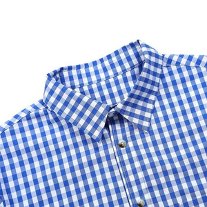 Chemise décontractée pour homme à manches courtes, coupe ajustée, motif à carreaux bleus et blancs, tissée, longueur standard - Product Image 2