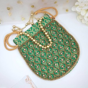 Bolso Potli de seda verde hecho a mano con bordado de cuentas doradas y detalles de perlas para ocasiones de boda por AALIYAN IMPEX. - Product Image 6
