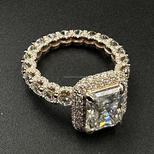 Anillo de Eternidad de Oro Rosa de 14K con Diamantes Cultivados en Laboratorio Certificados por IGI, Corte Brillante, con Moissanita Lateral, Marca RB Gems - Product Image 2