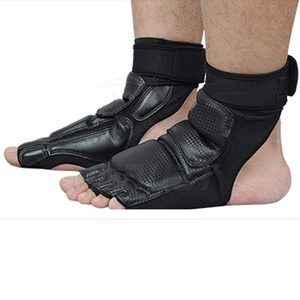 Protège-pieds en cuir pour Taekwondo, écologiques, légers, personnalisables, forme simple, surface lisse, design facile à porter avec sensation douce - Product Image 2