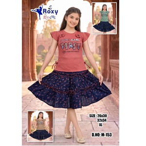 Conjunto de dos piezas para niñas de proveedor indio: Ropa infantil moderna e informal con top elegante y falda a juego en oferta - Product Image 1