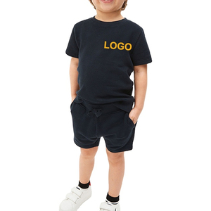 Ensemble T-shirt et short en coton noir pour garçons avec logo imprimé sur le devant, tenue décontractée, taille élastique avec cordon de serrage - Product Image 1