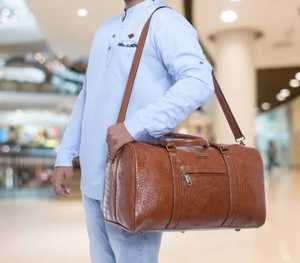 Sac de voyage en forme de baril à motif alligator avec sangle amovible, grande capacité, style classique, unisexe, prêt à être expédié - Product Image 3